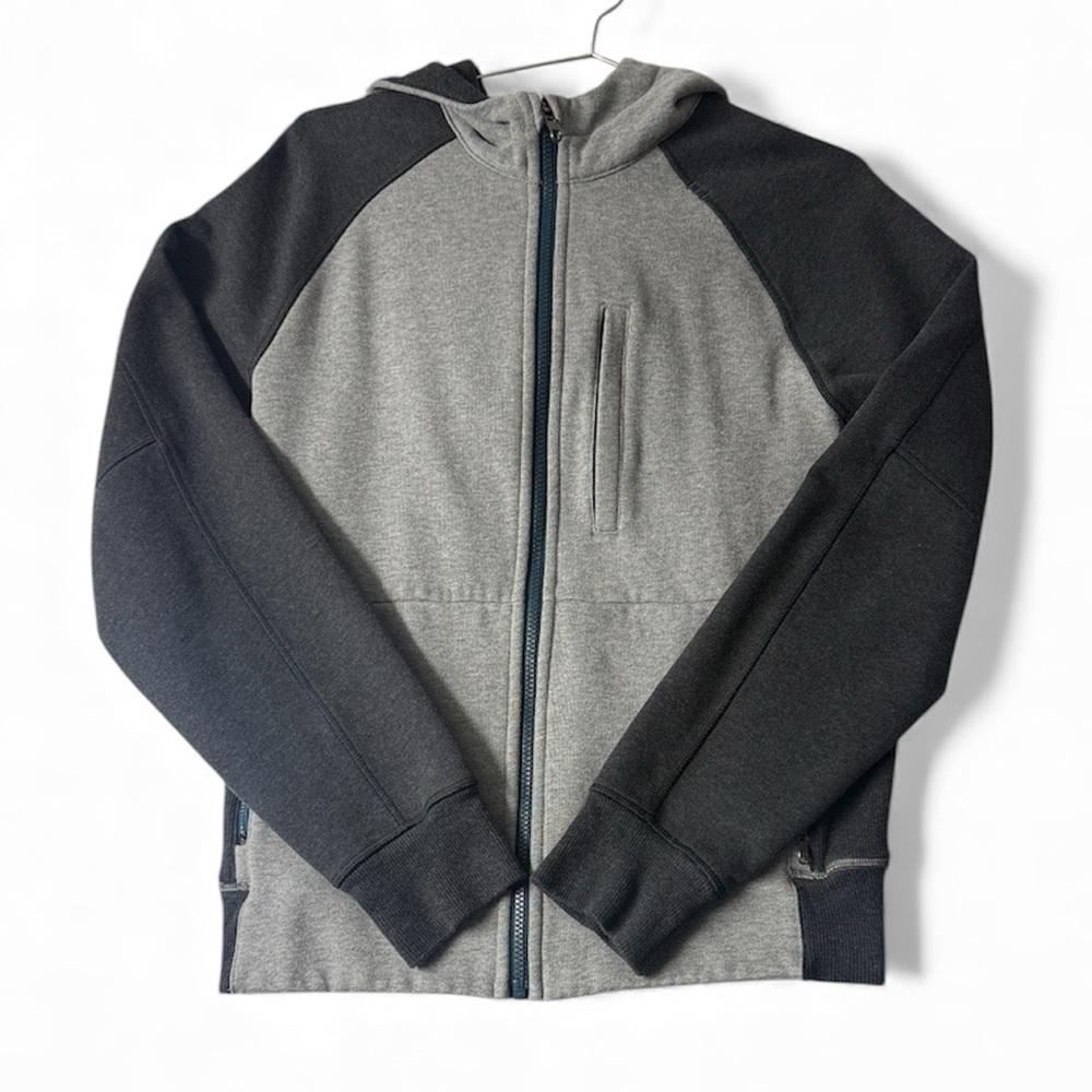Lululemon Scuba Hoodie in a two-tone black/gray - Men’s S - Awesome and Warm!